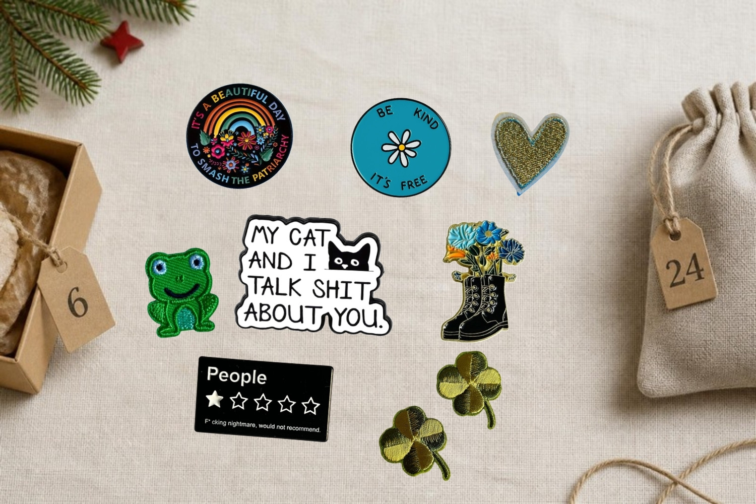 Adventskalender ohne Schokolade: selber basteln und mit Pins und Patches füllen